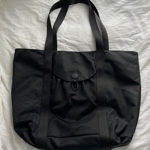 Lululemon Take It On Tote bag used, like new